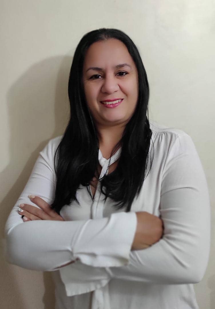 Trina Yineska Suárez -  Instructora de ofimática 