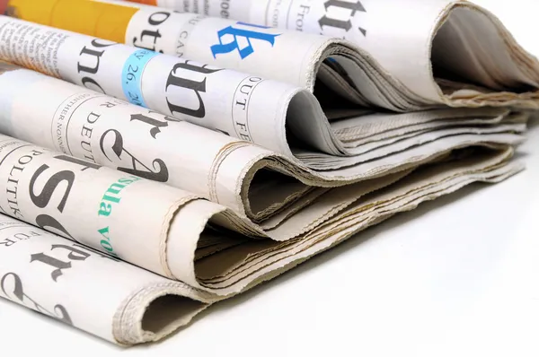 El éxito de los periódicos se debe a la política editorial que lo identifica y a su estructura.
