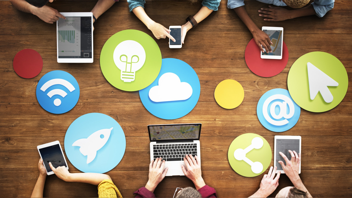 En la presente era de las comunicaciones, las redes sociales han cambiado radicalmente la forma en que se difunde la información